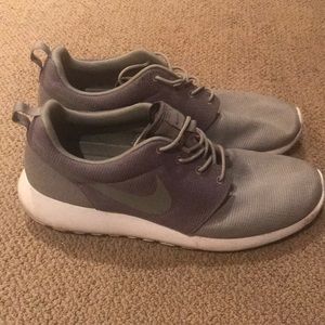 Nike Roshe - size 13